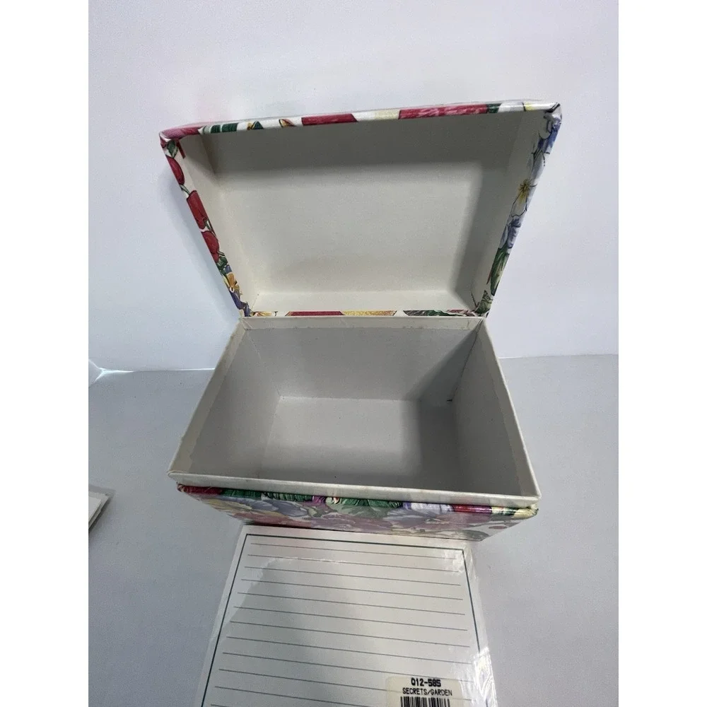 C.R. Gibson Company Recipe Box With Recipe Cards Vintage 90's Flower Cottagecore